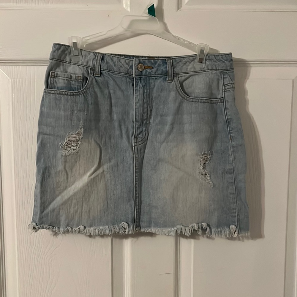 Forever 21 denim skirt size medium